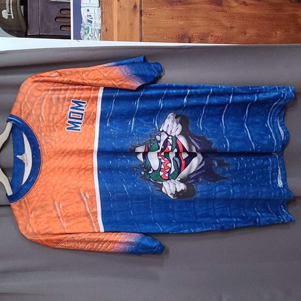 Showtime Athletics University of Florida Gators Womens Shirt "MOM"‎  Sz L EUC